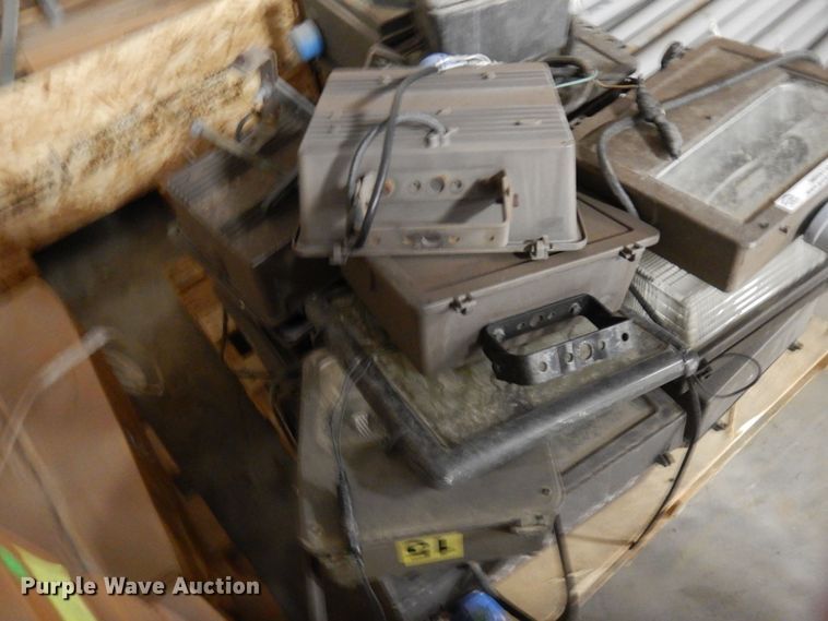 image for item MR9739 (15) flood lights