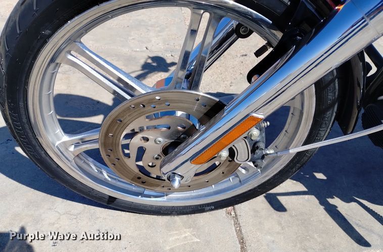 image for item MR9776 2005 Harley Davidson FXSTDI  motorcycle