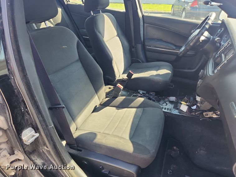 image for item MW9563 2014 Dodge Charger Police