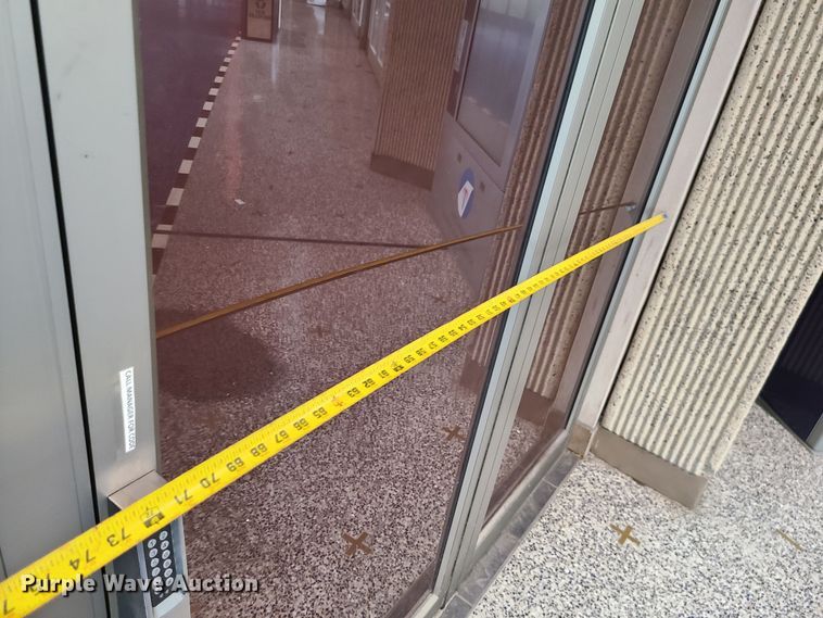 image for item MX9574 Retractable glass wall