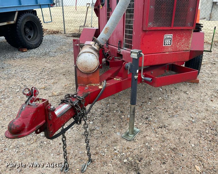 image for item MY9042 Olathe 986  wood chipper