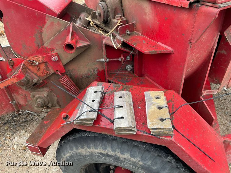 image for item MY9042 Olathe 986  wood chipper