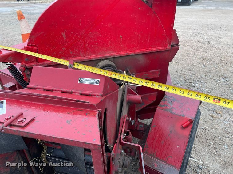 image for item MY9042 Olathe 986  wood chipper