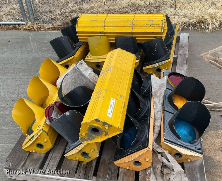 image for item MY9045 (10) stop lights