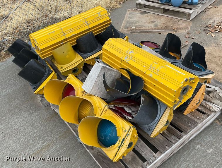 image for item MY9045 (10) stop lights