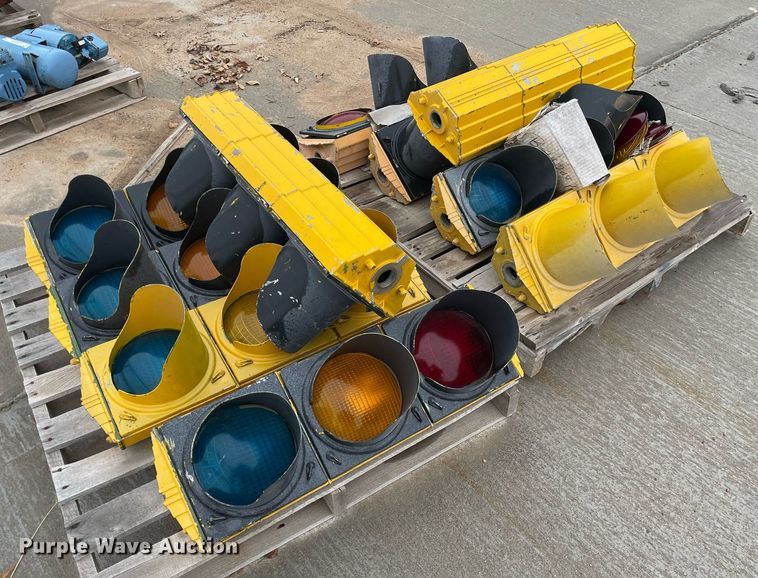 image for item MY9045 (10) stop lights