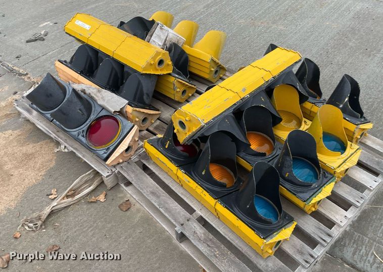 image for item MY9045 (10) stop lights