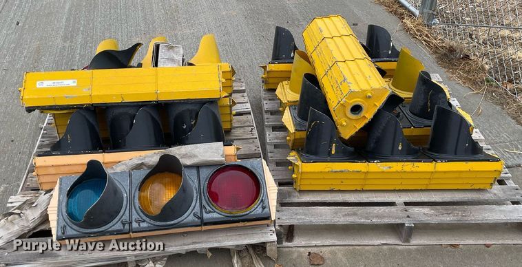 image for item MY9045 (10) stop lights