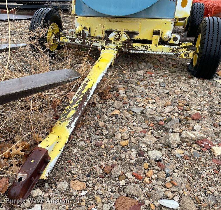 image for item MY9047 Shop built  nurse tank trailer