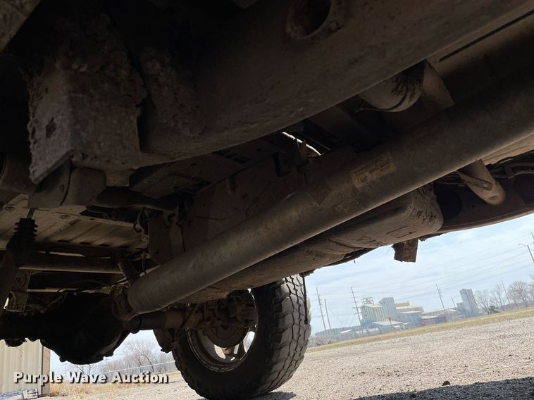 image for item MY9051 2004 Chevrolet 1500 Silverado  Ext. Cab pickup truck