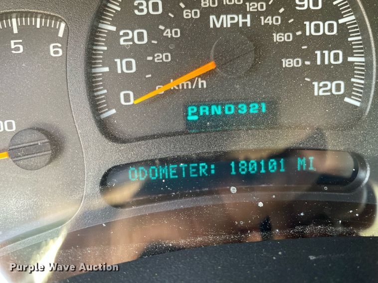 image for item MY9051 2004 Chevrolet 1500 Silverado  Ext. Cab pickup truck