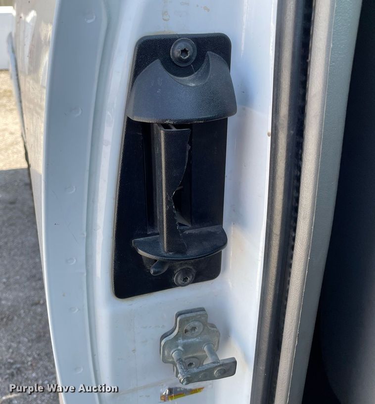 image for item MY9051 2004 Chevrolet 1500 Silverado  Ext. Cab pickup truck