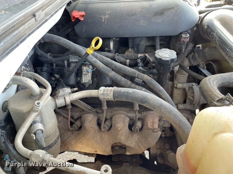 image for item MY9051 2004 Chevrolet 1500 Silverado  Ext. Cab pickup truck