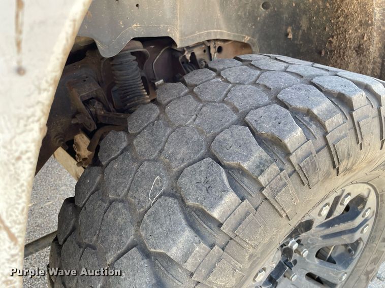 image for item MY9051 2004 Chevrolet 1500 Silverado  Ext. Cab pickup truck