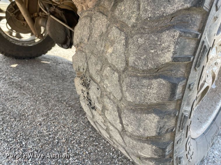 image for item MY9051 2004 Chevrolet 1500 Silverado  Ext. Cab pickup truck