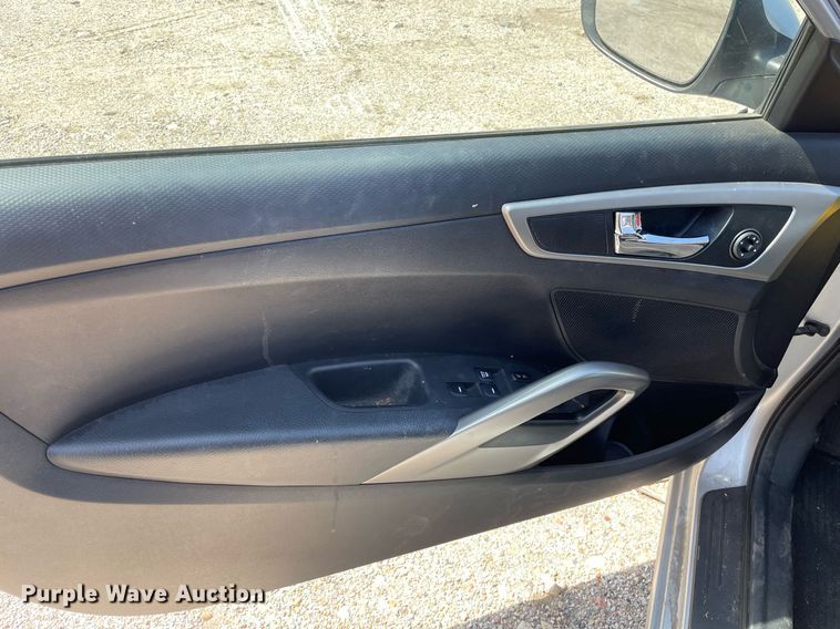 image for item MY9052 2016 Hyundai Veloster