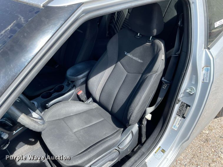 image for item MY9052 2016 Hyundai Veloster