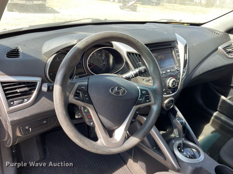 image for item MY9052 2016 Hyundai Veloster