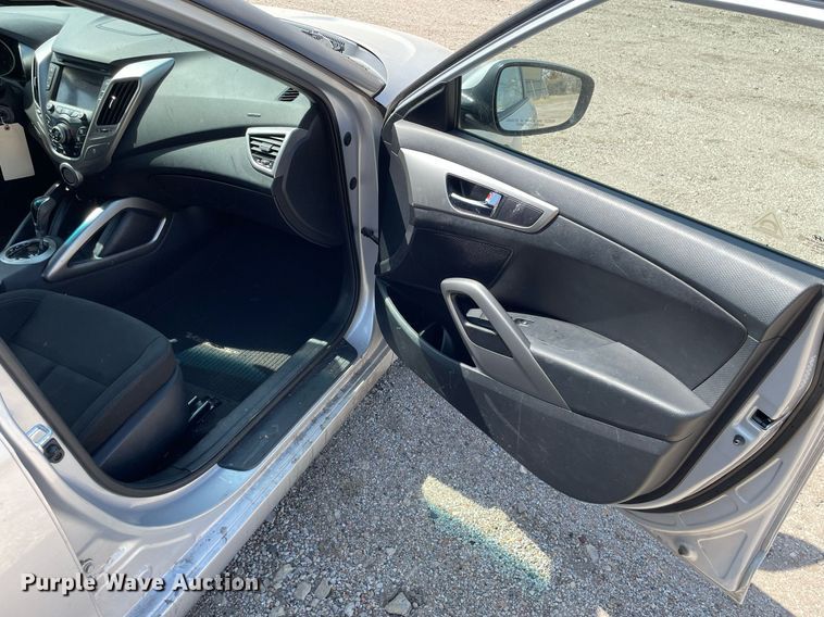 image for item MY9052 2016 Hyundai Veloster