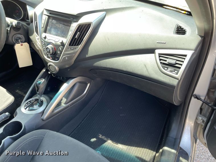 image for item MY9052 2016 Hyundai Veloster