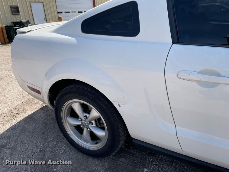 image for item MY9053 2009 Ford Mustang