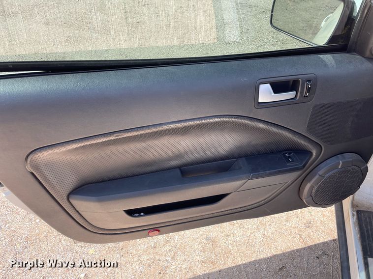 image for item MY9053 2009 Ford Mustang