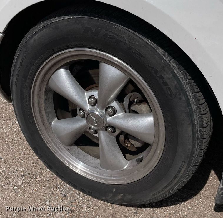 image for item MY9053 2009 Ford Mustang