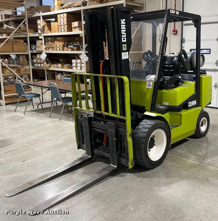 image for item MY9126 Clark CGP30  forklift