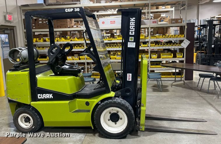 image for item MY9126 Clark CGP30  forklift