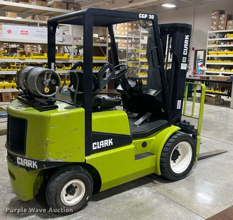 image for item MY9126 Clark CGP30  forklift
