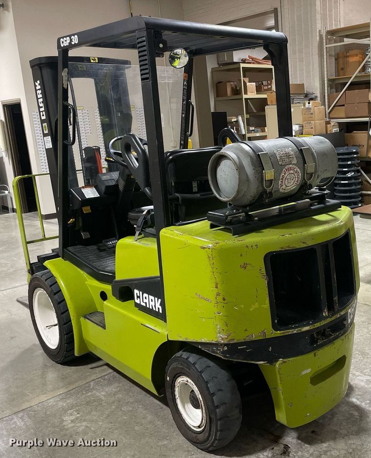 image for item MY9126 Clark CGP30  forklift
