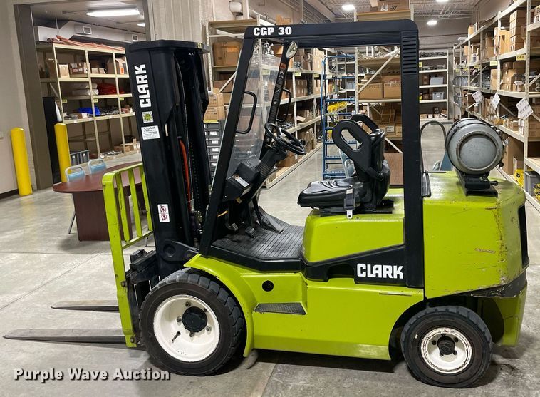 image for item MY9126 Clark CGP30  forklift