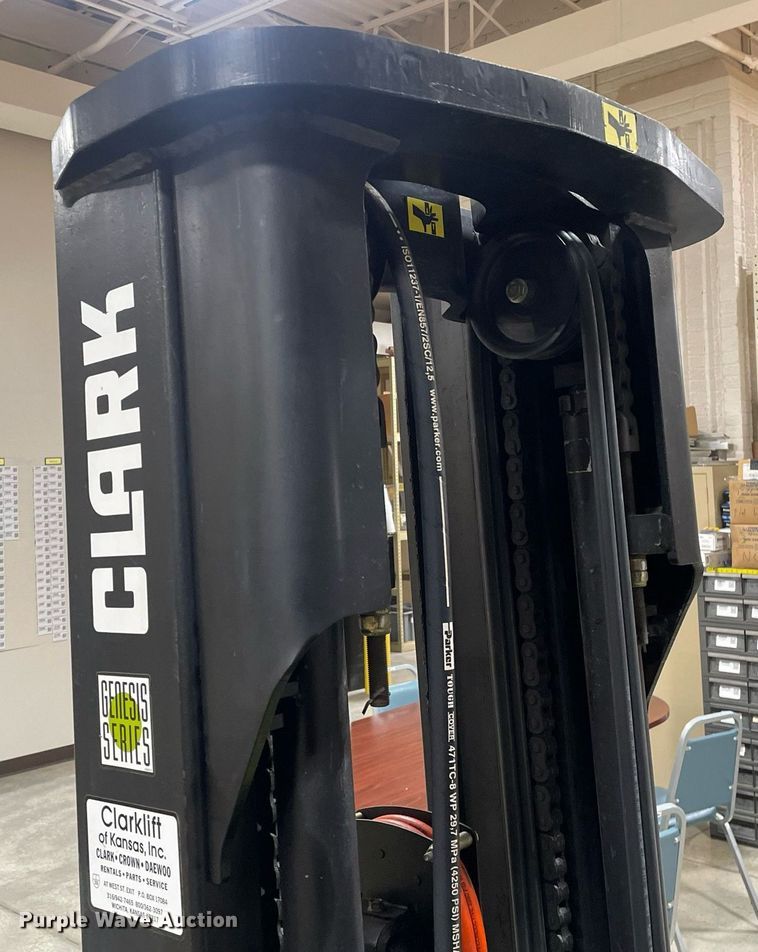 image for item MY9126 Clark CGP30  forklift