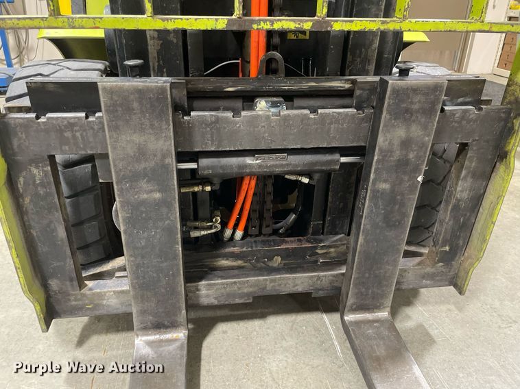 image for item MY9126 Clark CGP30  forklift