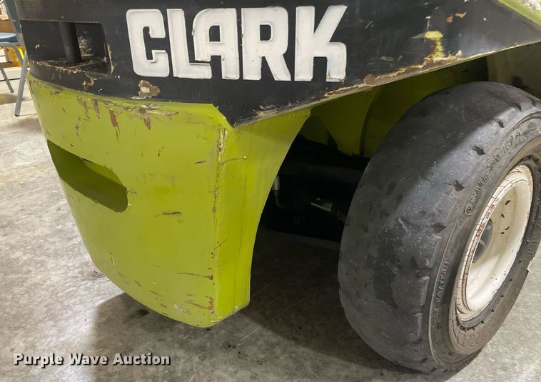 image for item MY9126 Clark CGP30  forklift