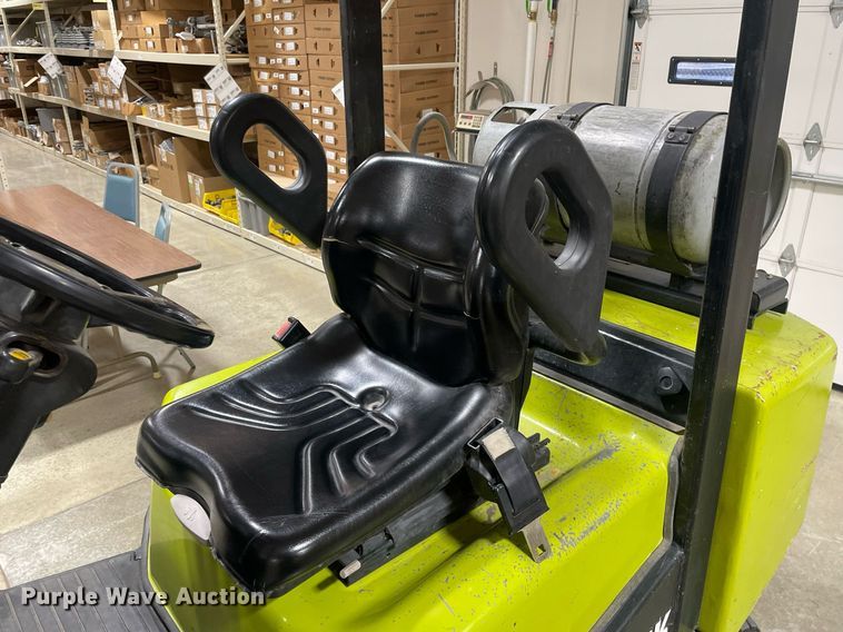 image for item MY9126 Clark CGP30  forklift