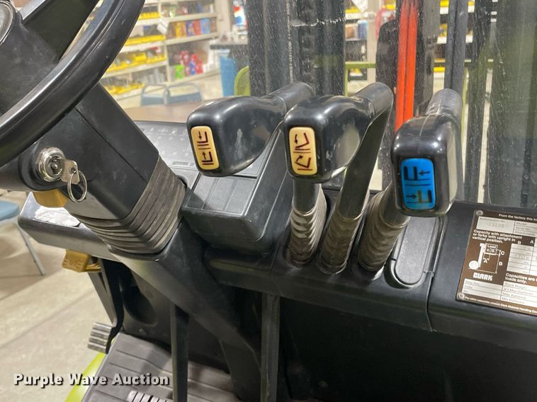 image for item MY9126 Clark CGP30  forklift