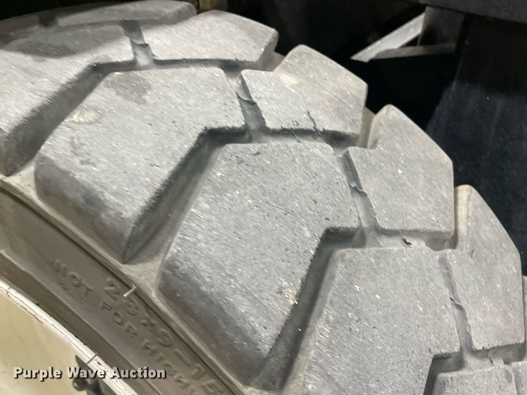 image for item MY9126 Clark CGP30  forklift