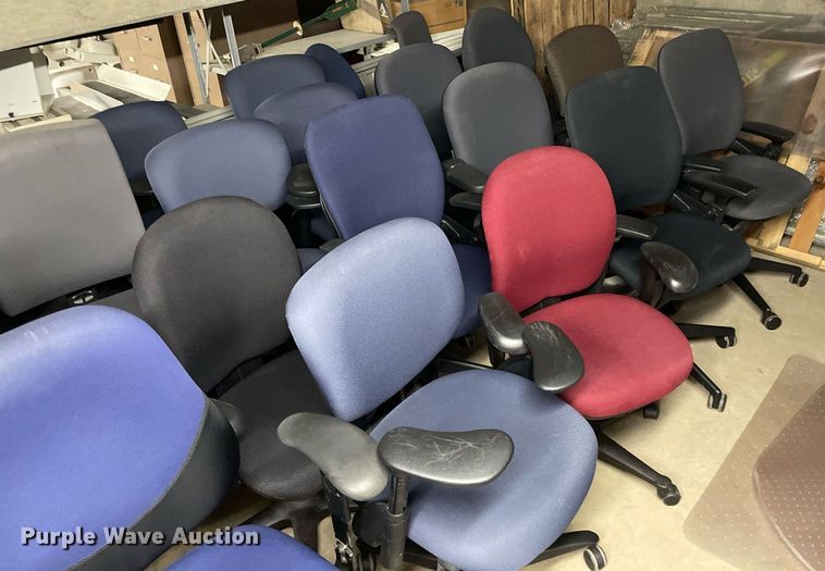 image for item MY9251 Approximately 27 chairs