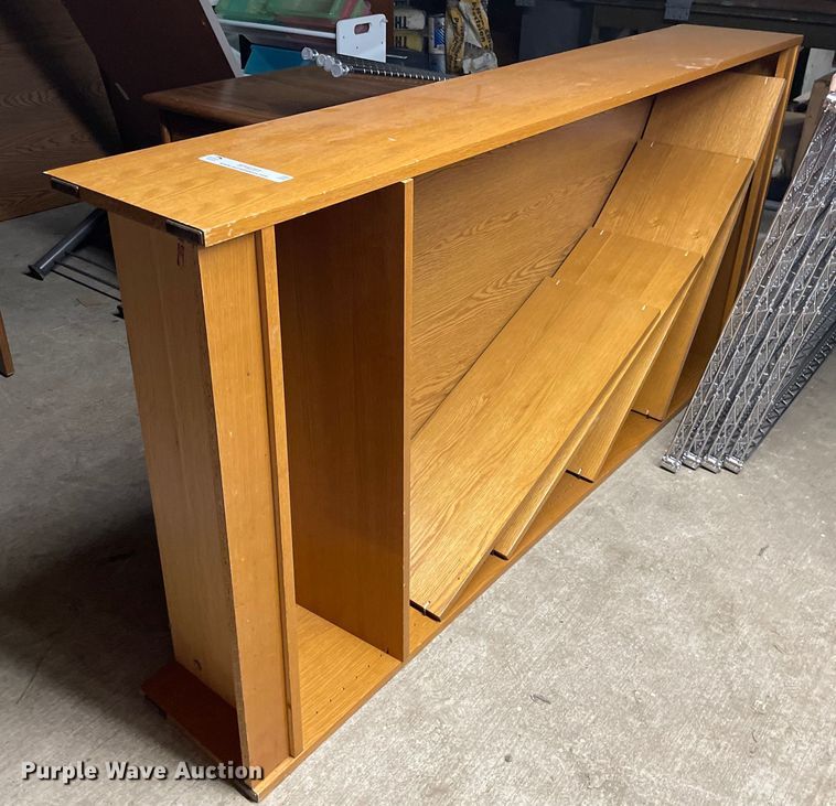 image for item MY9261 Wood bookcase