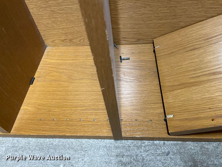 image for item MY9261 Wood bookcase