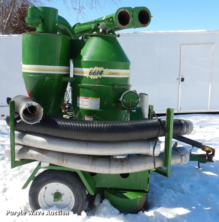 image for item DK5176 2011 Walinga 6614  grain vacuum