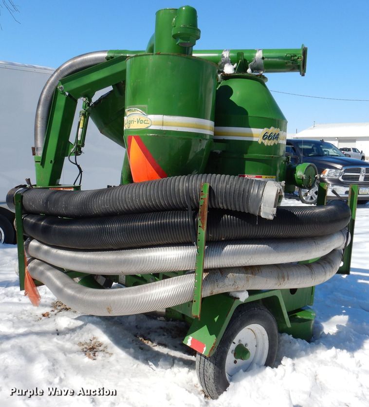 image for item DK5176 2011 Walinga 6614  grain vacuum