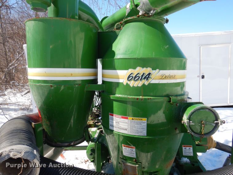 image for item DK5176 2011 Walinga 6614  grain vacuum