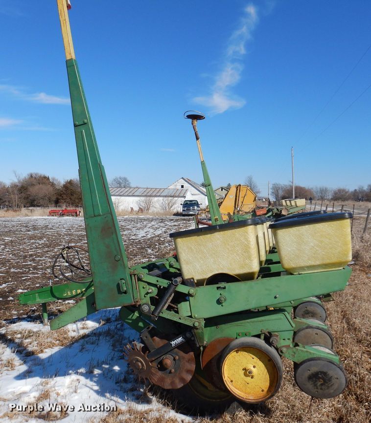 image for item DK5188 John Deere 7000  planter