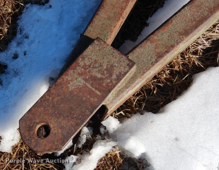 image for item DK5194 (2) bale movers