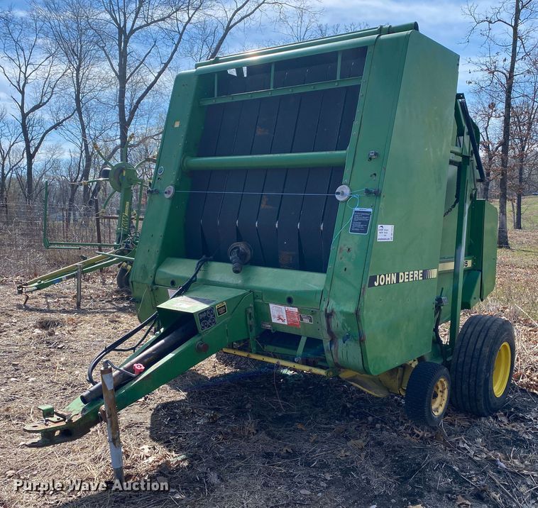 image for item DL7079 1992 John Deere 535  round baler