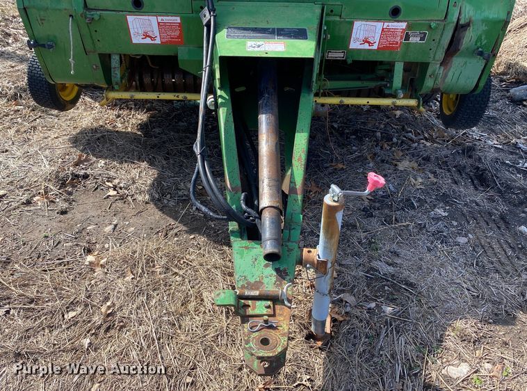 image for item DL7079 1992 John Deere 535  round baler