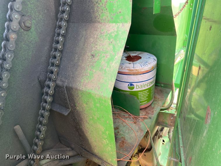 image for item DL7079 1992 John Deere 535  round baler