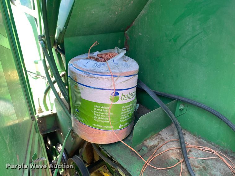 image for item DL7079 1992 John Deere 535  round baler